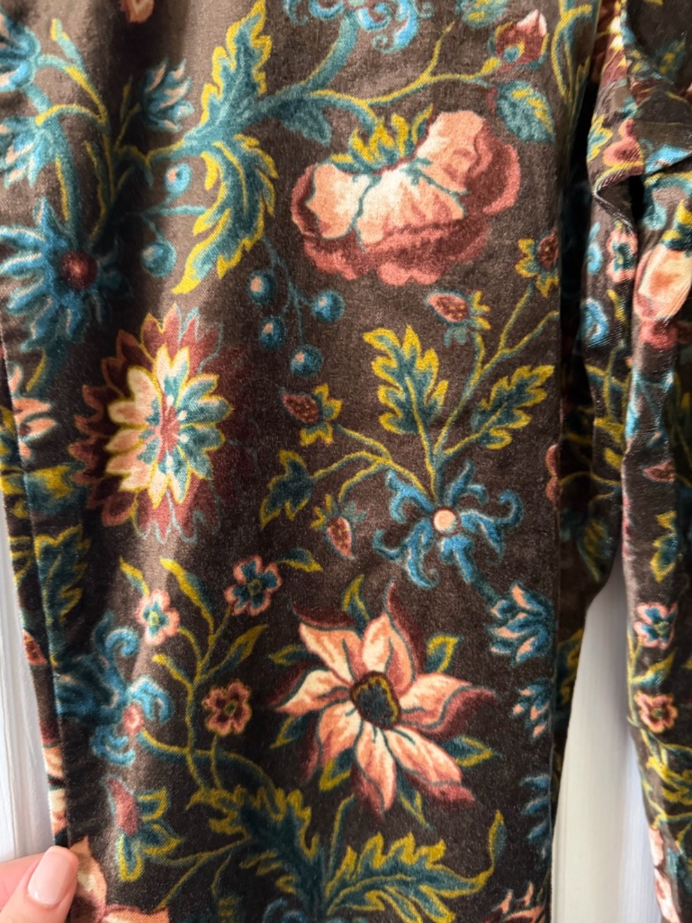 Tuckernuck Hazel Moonflower Velvet Ashford Pants. Size medium. - Picture 4 of 7